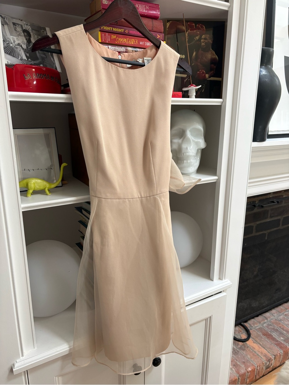 Anne Taylor Elegant Cream Sleeveless Cocktail Dress